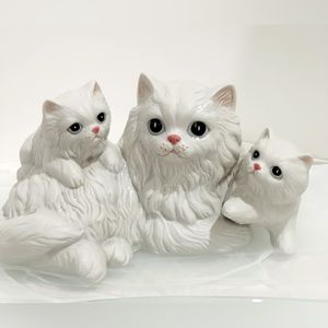 Vintage White Persian Cat Family.Home Interior Porcelain figurine HOMCO. (00599)
